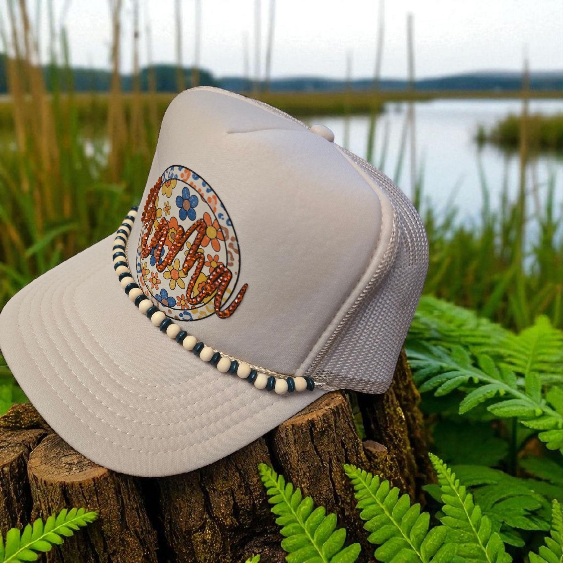 Floral “Mama” Trucker Hat – White Mesh Cap with Retro Flower Design & Beaded Brim