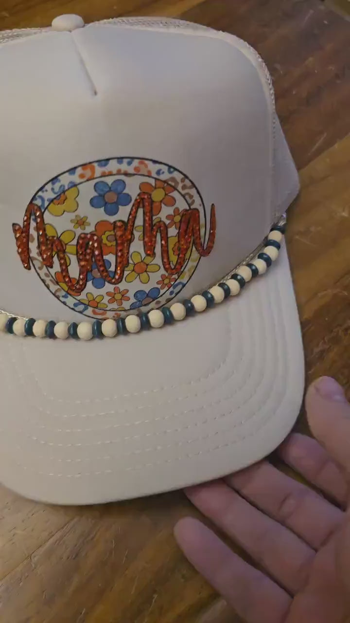 Floral “Mama” Trucker Hat – White Mesh Cap with Retro Flower Design & Beaded Brim